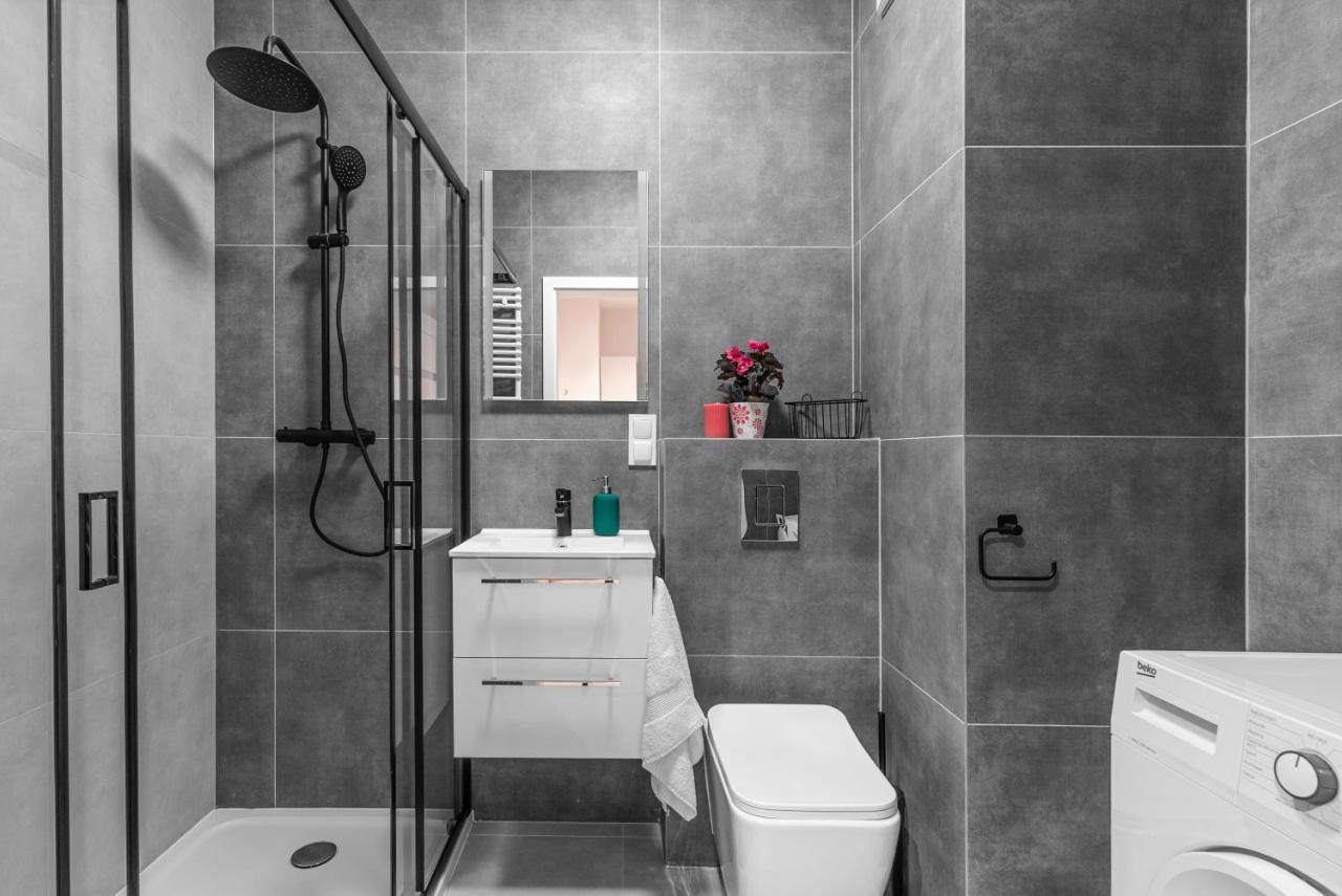 Apartamenty Homely Place Blisko Starego Rynku - Parking Poznań Eksteriør billede